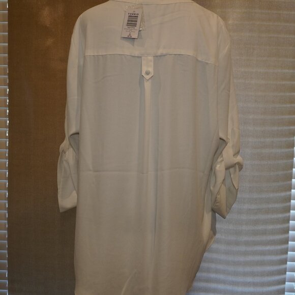 NWT- TORRID- White Harper Georgette Pullover 3/4 Blouse/ Top Size 2 (18/20) - Picture 5 of 8